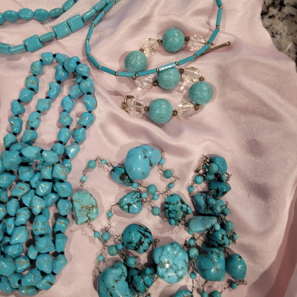 Faux Turquoise Beaded Jewelry Set